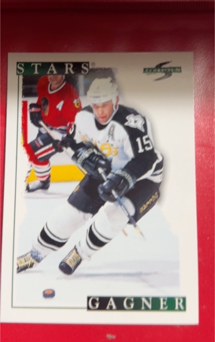 1992-93 Upper Deck #15 Tony Hrkac — front