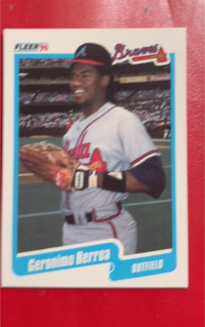 1990 Fleer #575 Geronimo Berroa — front