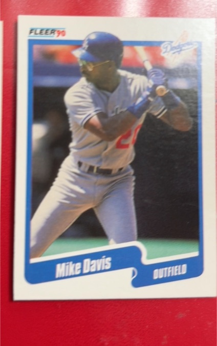 1990 Fleer #391 Mike Davis — front