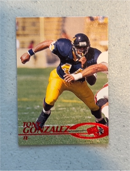 1997 Press Pass #22 Tony Gonzalez — front