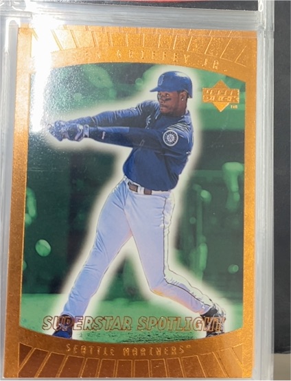 1999 Upper Deck Ovation #81 Ken Griffey Jr. Superstar Spotlight — front
