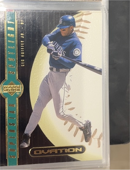 2000 Upper Deck Ovation #81 Ken Griffey Jr. — front