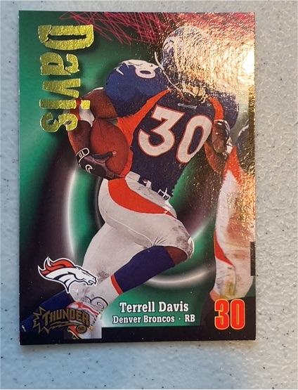 1998 SkyBox Thunder #30 Terrell Davis — front