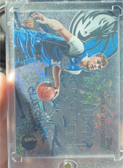 2020 Topps Chrome Luka Doncic Rookie Card — front