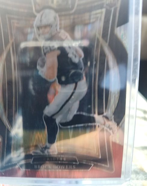 2024 Panini Select - Concourse Brock Bowers #31 Red & Blue Shock Prizm (RC) — front