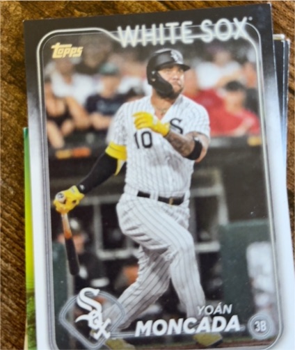 2022 Topps #10 Yoán Moncada — front
