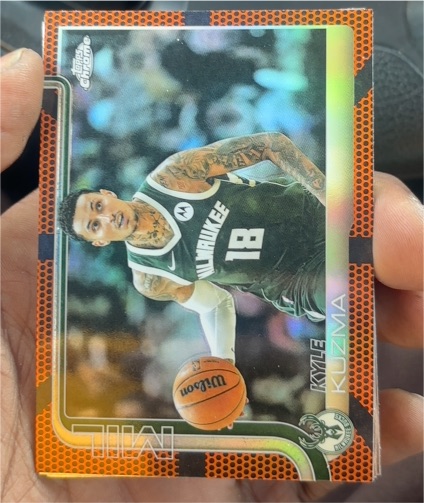 2025-26 Topps Chrome #118 Kyle Kuzma — front