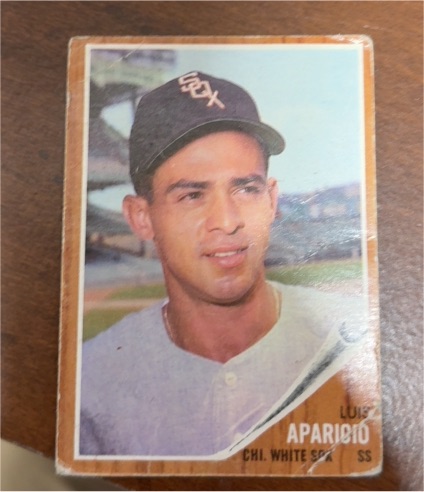 1962 Topps #325 Luis Aparicio — front