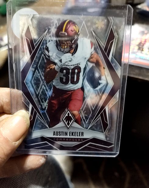 2025 Panini Phoenix Winter Austin Ekeler Pink /299 Commanders — front