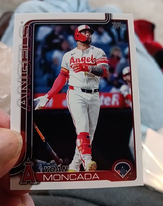 2025 Topps Update #US24 Yoán Moncada — front