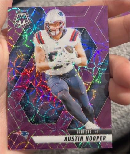 2025 Panini Mosaic #204 Austin Hooper — front