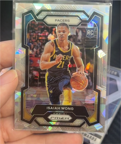 2023-24 Panini Prizm #154 Isaiah Wong — front
