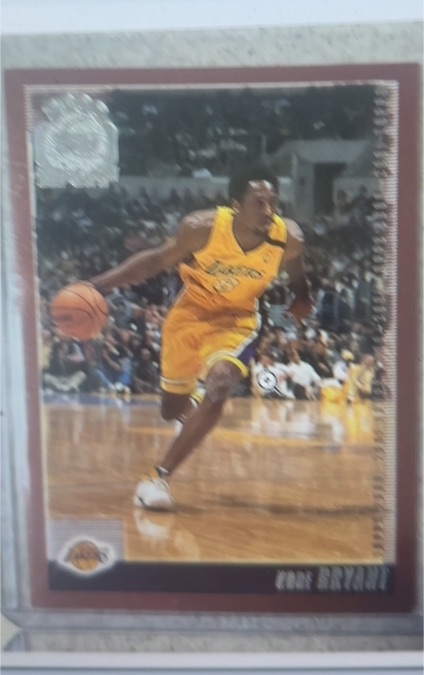 2000-01 Topps Tipoff #141 Kobe Bryant — front
