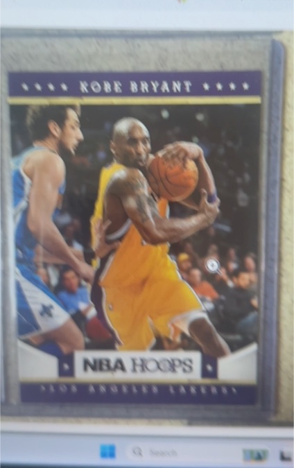 2012-13 Panini NBA Hoops #198 Kobe Bryant — front