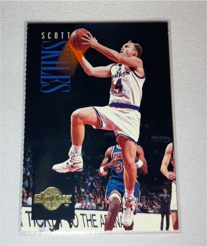 1994-95 SkyBox Premium #4 Scott Skiles — front