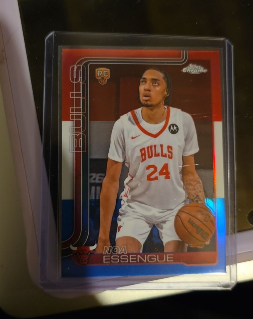 2025-26 Topps Chrome #262 Noa Essengue RC — front