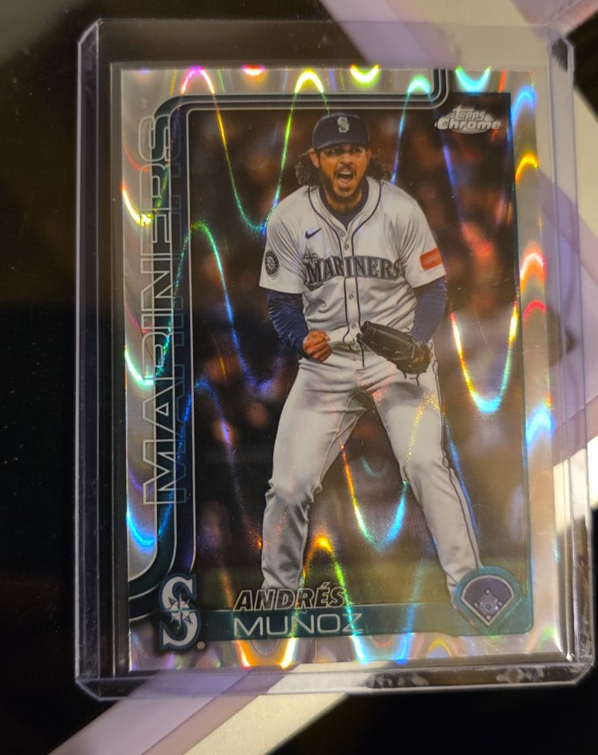 2025 Topps Chrome Update #USC108 Andrés Muñoz — front