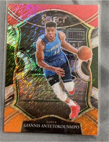 2020-21 Panini Select #54 Giannis Antetokounmpo — front