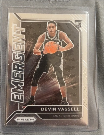 2020-21 Panini Prizm #19 Devin Vassell Emergent Rookie Card — front