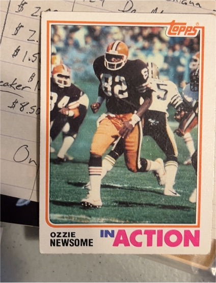 1982 Topps #68 Ozzie Newsome In Action Cleveland Browns — front