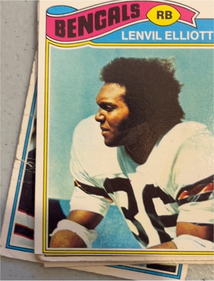 1977 Topps #71 Lenvil Elliott Bengals RC Missouri St — front