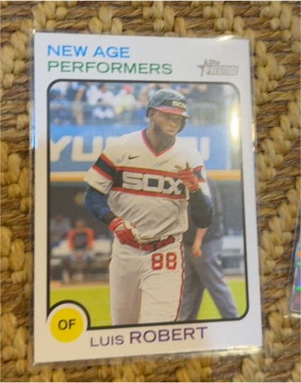 2022 Topps Heritage New Age Performers #NAP-11 Luis Robert — front