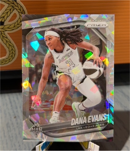 2025 Panini Prizm WNBA #33 Dana Evans — front