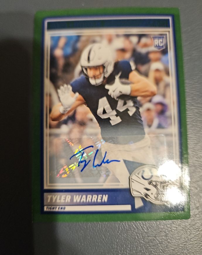 2025 Panini Score #21 Tyler Warren — front