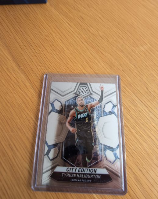 2022 Panini Mosaic City Edition Tyrese Haliburton — front