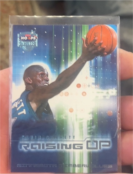 2002-03 Hoops Stars #2 Kevin Garnett Raising Up — front