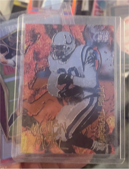 1997 Skybox Metal Universe #23 Marshall Faulk — front