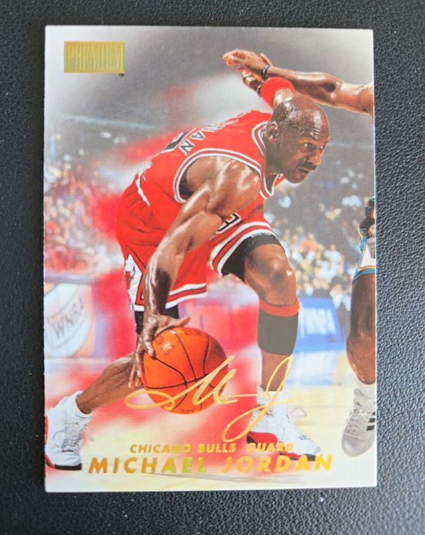 1998-99 Skybox Premium #23 Michael Jordan — front