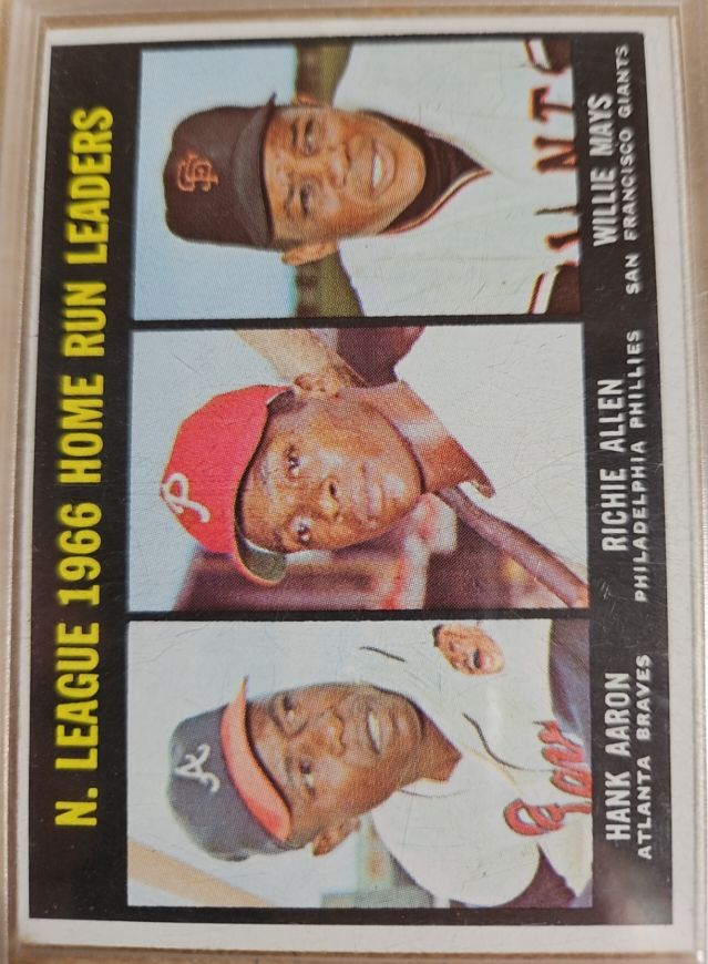 1967 Topps #244 N.L. Home Run Leaders Willie Mays Richie Allen Hank Aaron — front
