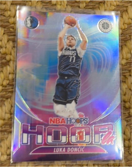 2023-24 Panini NBA Hoops Premium Stock #7 Luka Doncic — front