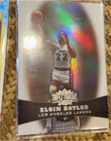 2006-07 Topps Triple Threads Emerald # Elgin Baylor — front