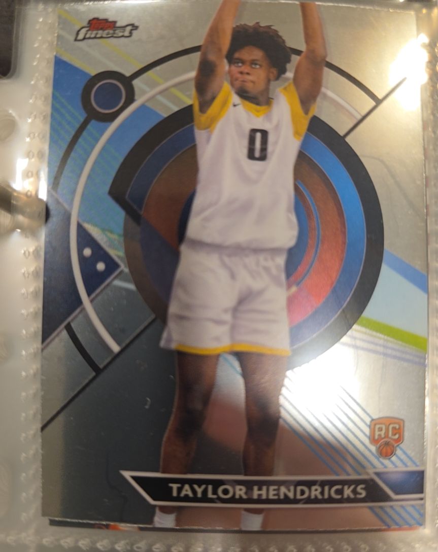2023-24 Topps Finest #80 Taylor Hendricks — front
