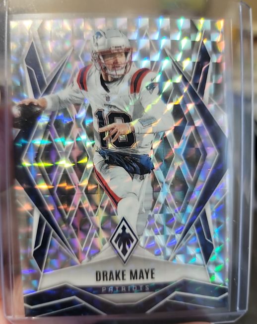 2025 Panini Phoenix #111 Drake Maye — front