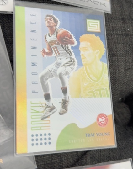 2018-19 Panini Status Rookie Prominence #5 Trae Young — front
