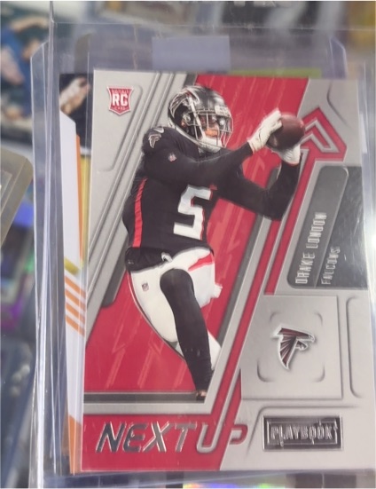 2022 Panini Playbook #NU-7 Drake London — front