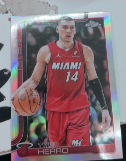 2025-26 Topps Chrome #188 Tyler Herro — front