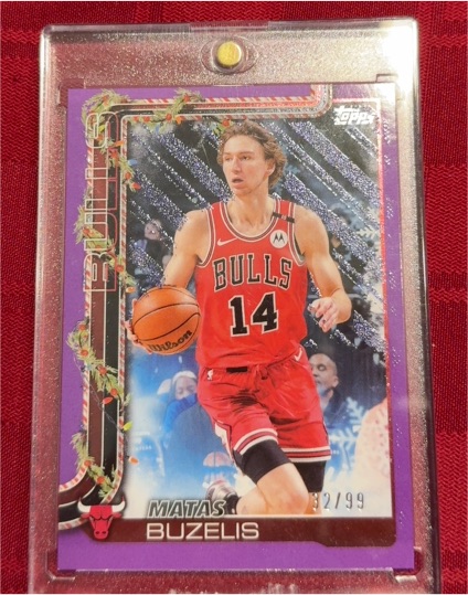2025-26 Topps Holiday #H30 Matas Buzelis — front