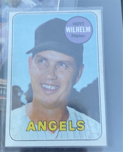 1969 Topps #565 Hoyt Wilhelm — front