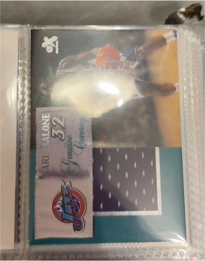 1999 Skybox E-X Genuine Coverage #32 Karl Malone — front
