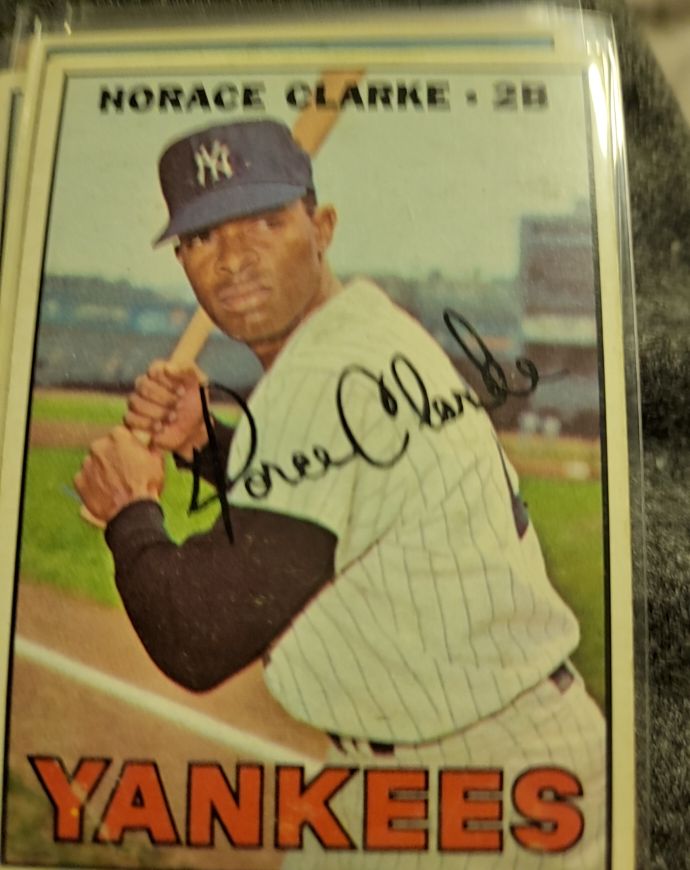 1967 Topps #169 Horace Clarke — front