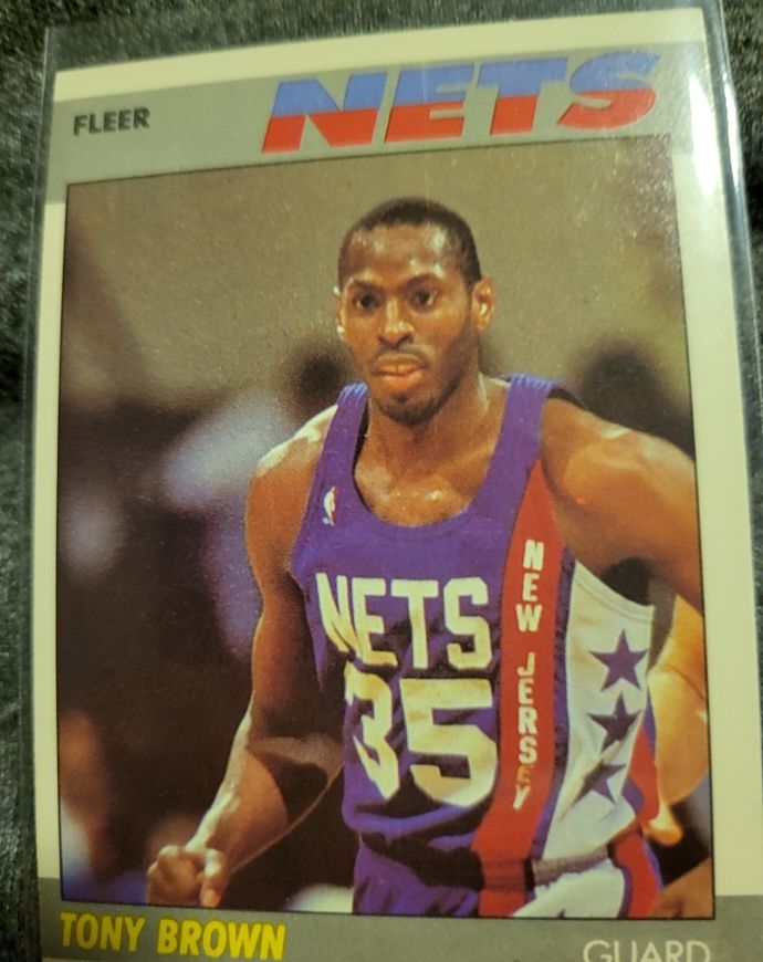 1987-88 Fleer #14 Tony Brown — front