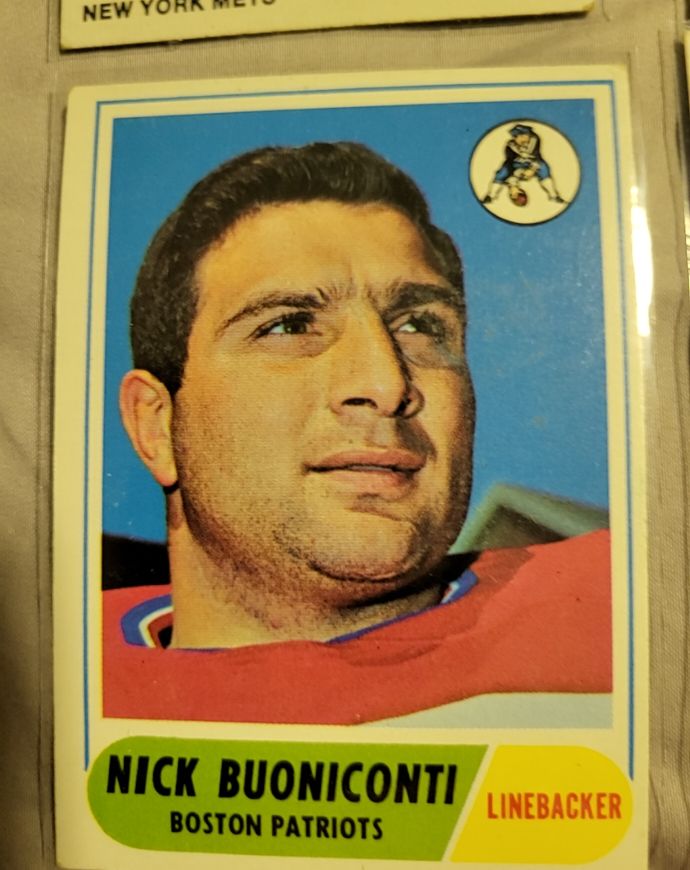 1968 Topps Football #124 Nick Buoniconti — front