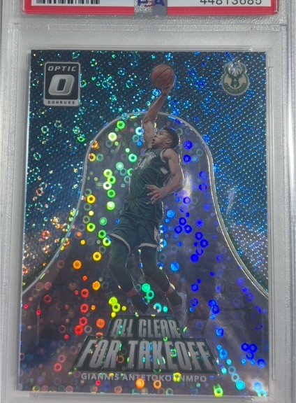 2017-18 Donruss Optic #4 Giannis Antetokounmpo All Clear For Takeoff — front