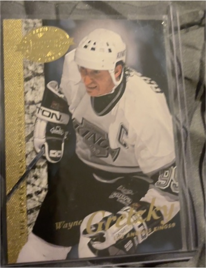 2008 Upper Deck 20th Anniversary #UD-32 Wayne Gretzky — front