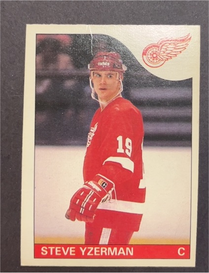 1985-86 O-Pee-Chee #29 Steve Yzerman — front