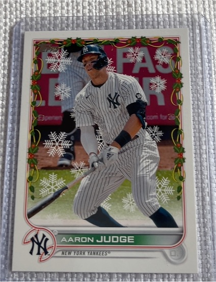 2022 Topps Holiday #HW1 Aaron Judge — front